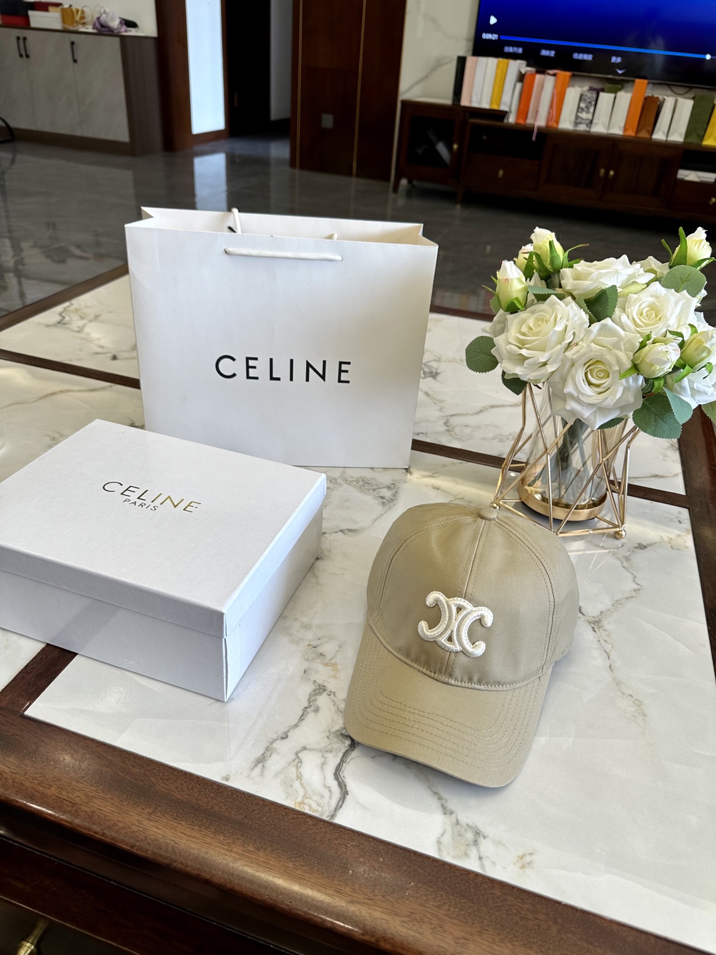 celine hat model 20